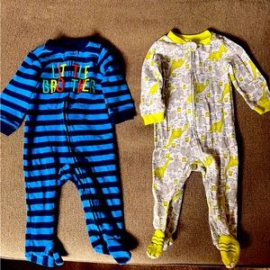2x onesies, Footies.